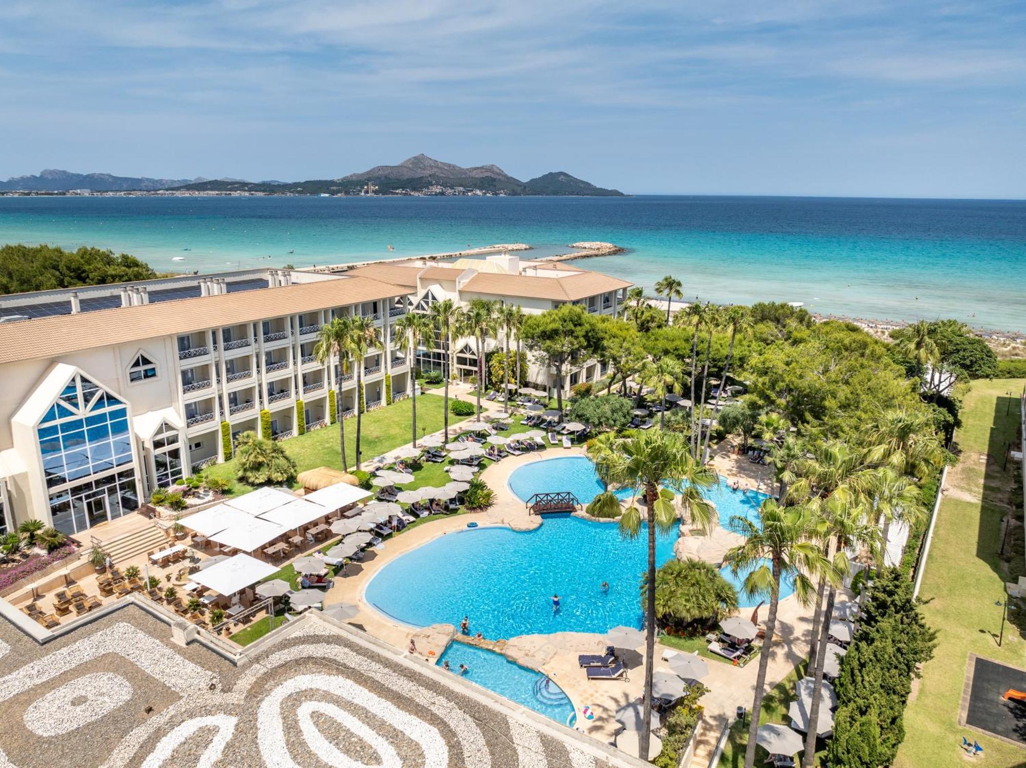 Grupotel Parc Natural & Spa Playa de Muro  Exteriér fotografie Aerial view of the hotel