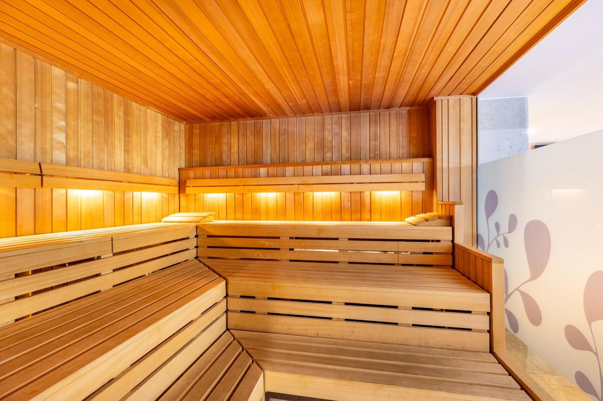Grupotel Parc Natural & Spa Playa de Muro  Exteriér fotografie A modern Finnish sauna